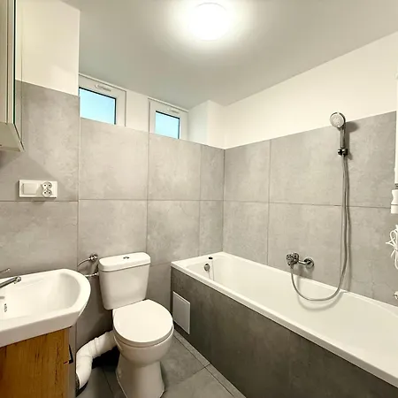 Mieszkanie Minuta Do Plazy Apartment